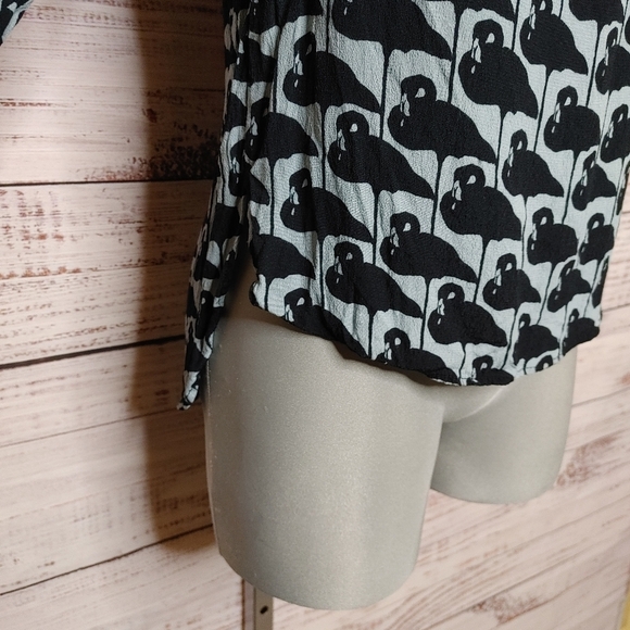 H&m flamingo blouse size 4 - Picture 4 of 13
